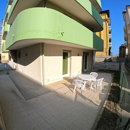 Residence Gianka - Agenzia Cocal Каорле Екстериор снимка