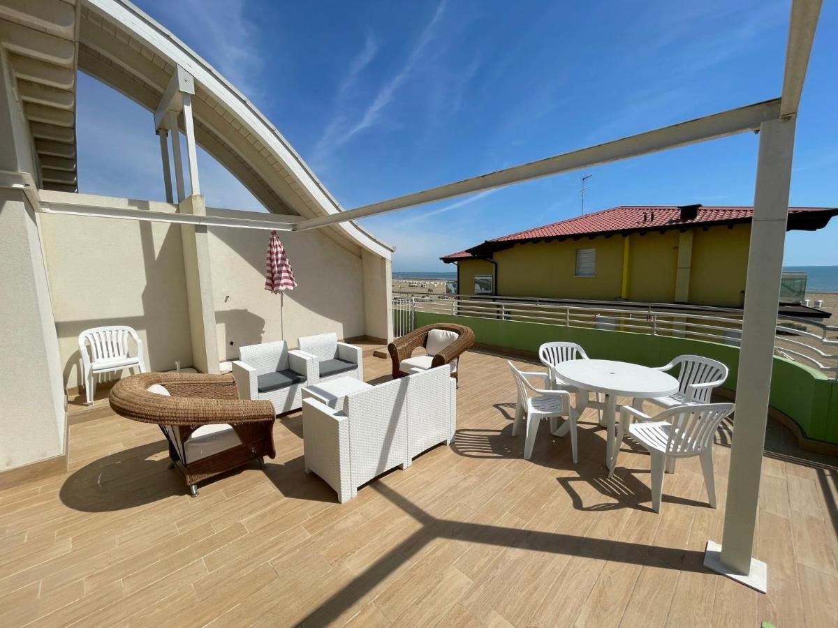 Residence Gianka - Agenzia Cocal Каорле Екстериор снимка