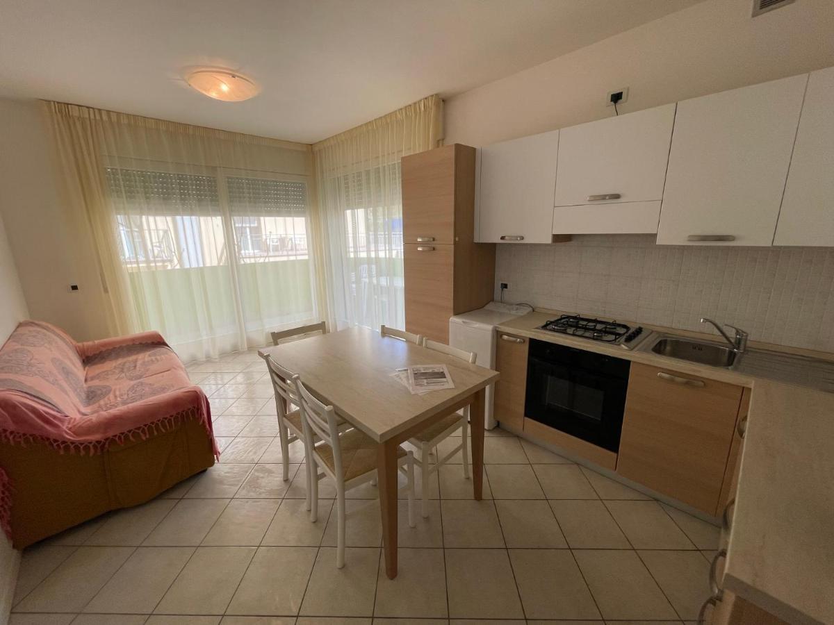 Residence Gianka - Agenzia Cocal Каорле Екстериор снимка