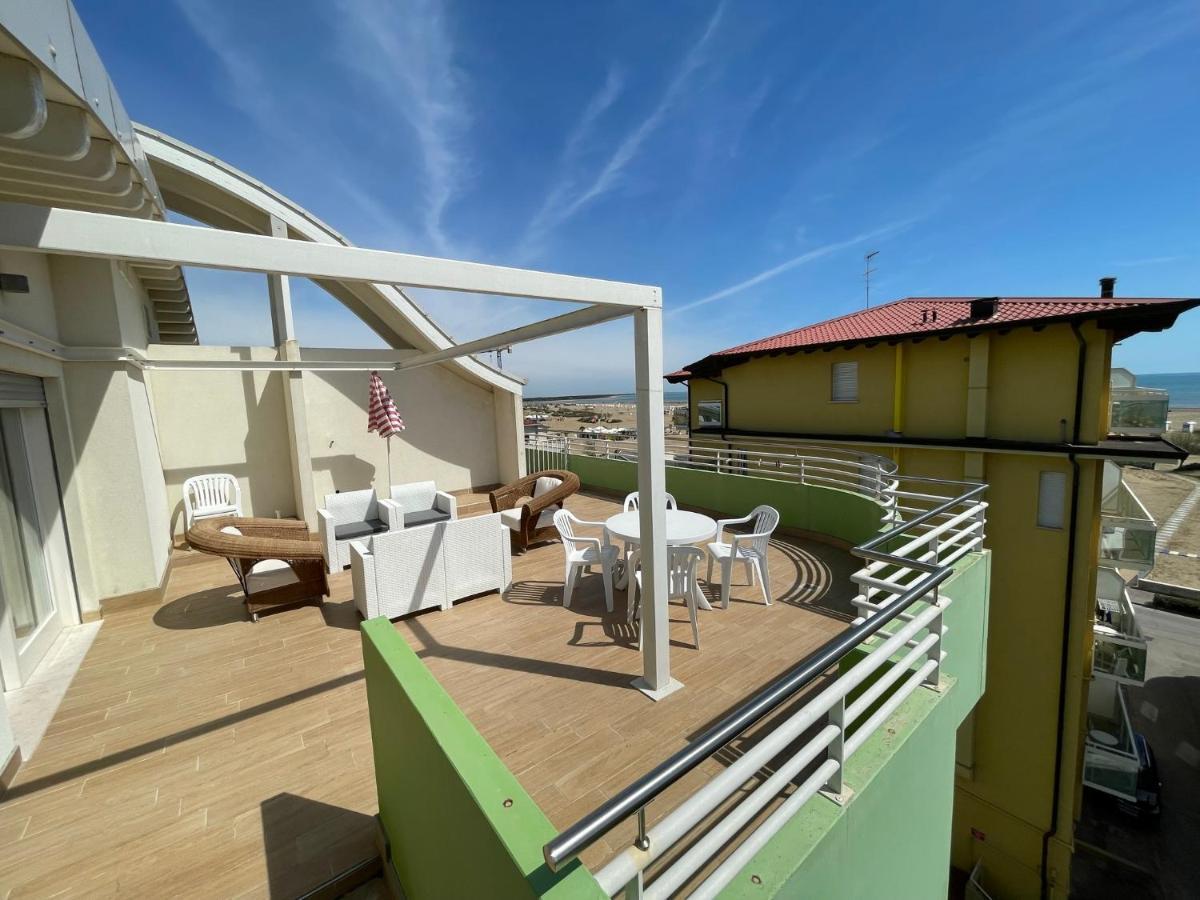 Residence Gianka - Agenzia Cocal Каорле Екстериор снимка