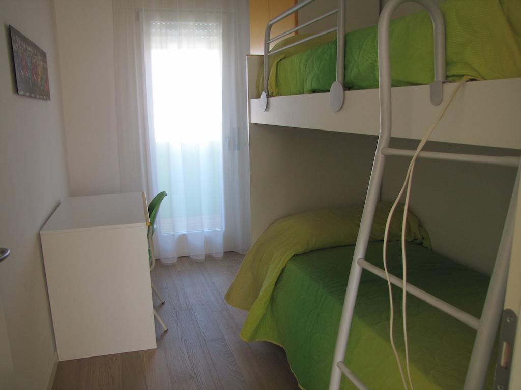 Residence Gianka - Agenzia Cocal Каорле Стая снимка