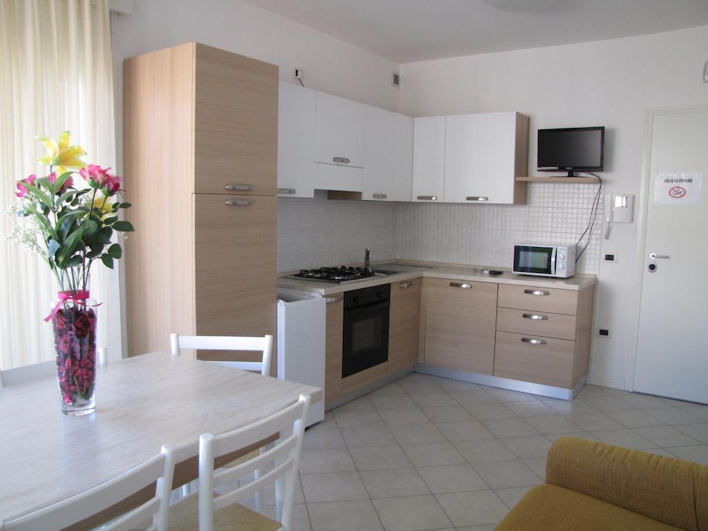 Residence Gianka - Agenzia Cocal Каорле Стая снимка